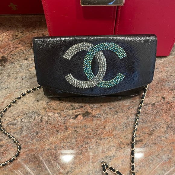 ❤️TRADED❤️ CHANEL Timeless Clutch WOC Black gloss strassed cc gold hardware - Picture 15 of 15